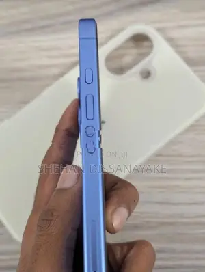 Apple iPhone 16 (Used)