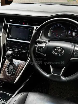 Toyota Harrier 2017