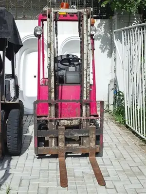 TOYOTA 900KG Forklift