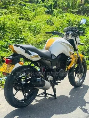 Yamaha FZ S 2014