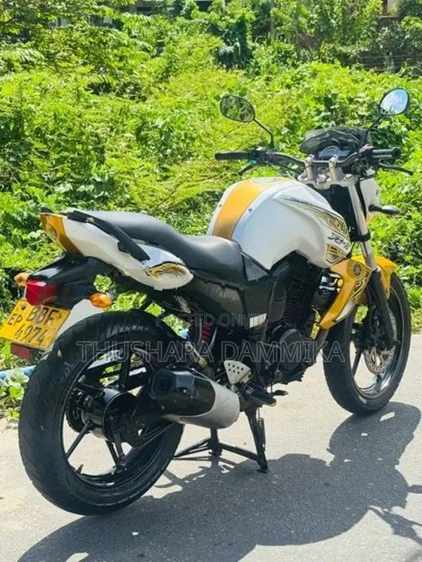 Yamaha FZ S 2014