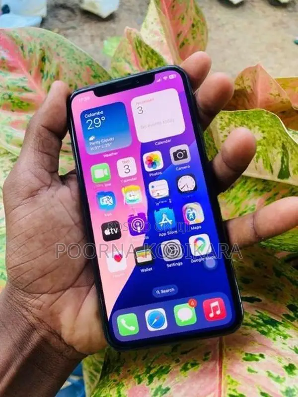 Apple iPhone XS (Used)