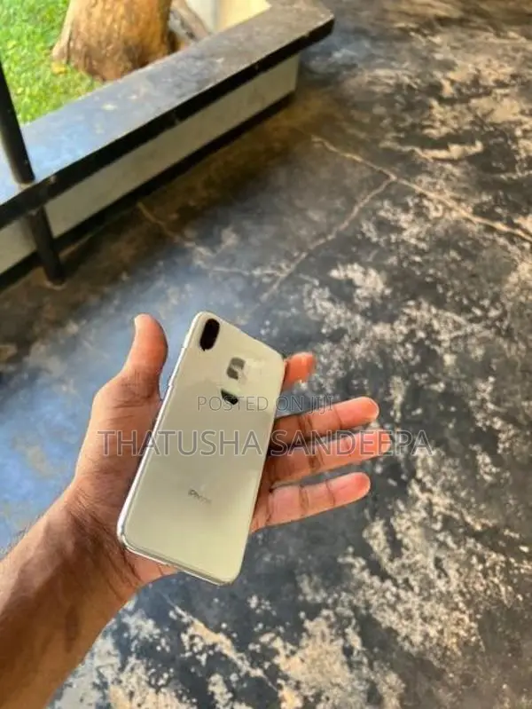 Apple iPhone X (Used)