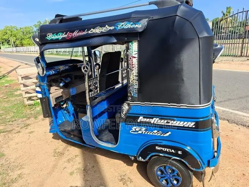 Bajaj RE Three Wheeler 2016