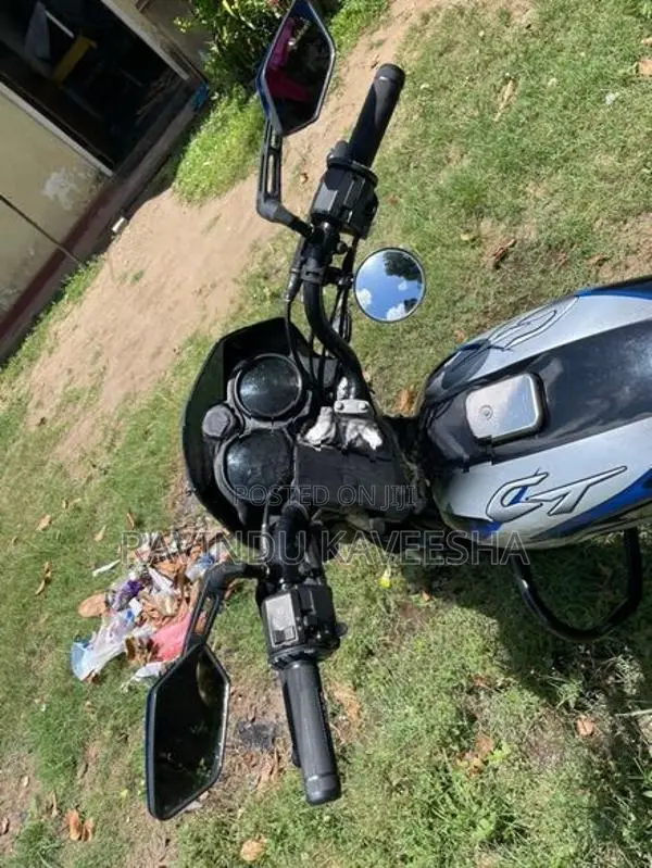Bajaj CT100 2025