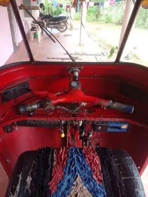 Bajaj RE 2006