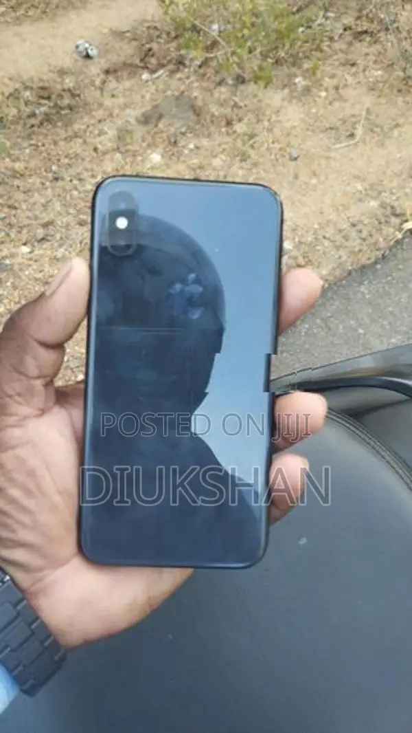 Apple iPhone X (Used)