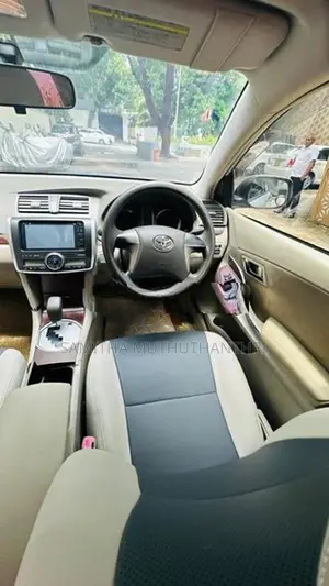 Toyota Premio 2010