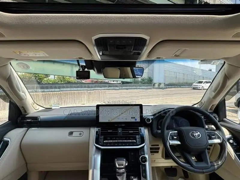 Toyota Land Cruiser LC 300 ZX 3.5L 2026