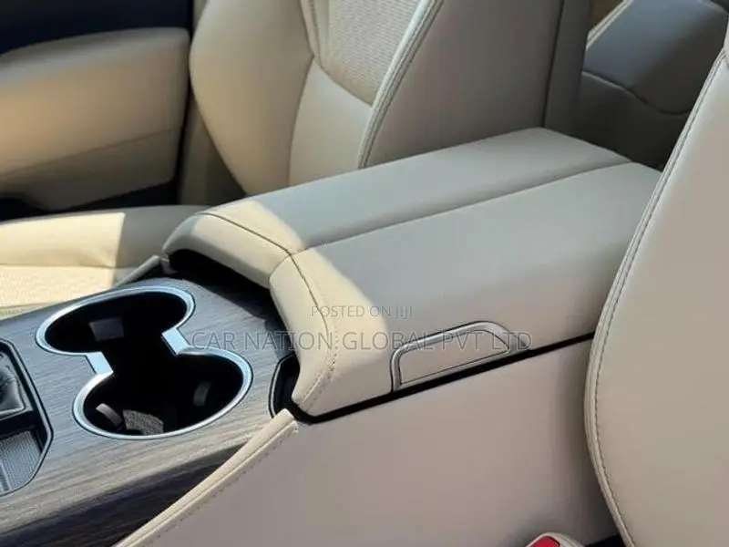 Toyota Land Cruiser LC 300 ZX 3.5L 2026