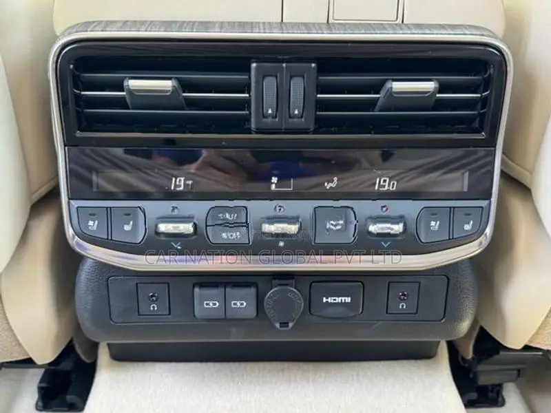Toyota Land Cruiser LC 300 ZX 3.5L 2026