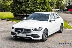 Mercedes Benz C180 LUXURY LINE 2024
