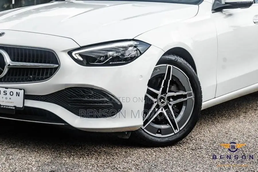 Mercedes Benz C180 LUXURY LINE 2024