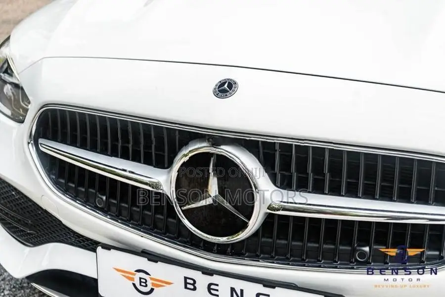 Mercedes Benz C180 LUXURY LINE 2024