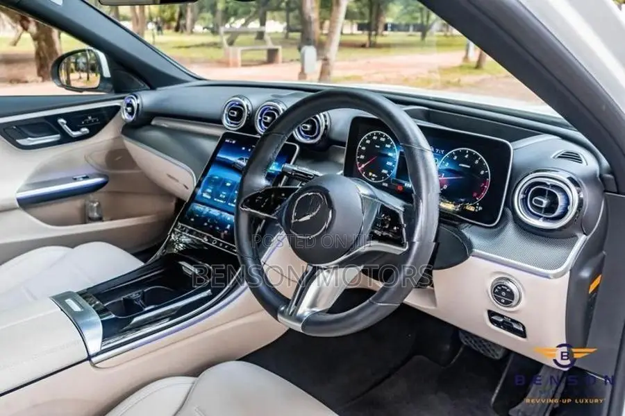 Mercedes Benz C180 LUXURY LINE 2024