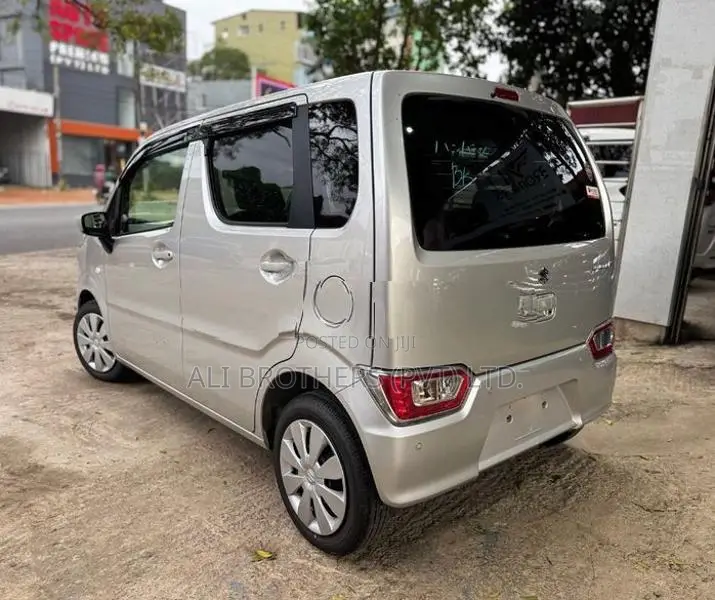 Suzuki Wagon R FX 2025