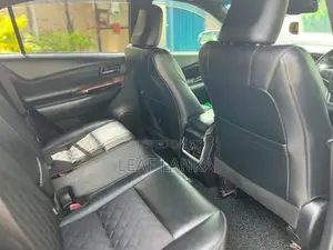 Toyota Harrier 2014