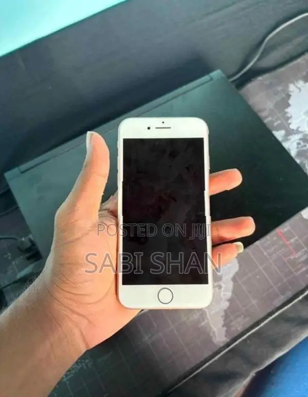 Apple iPhone 8 (Used)