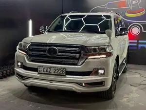 Toyota Land Cruiser Sahara Petrol 4.6 2017
