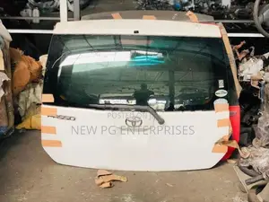 Toyota Passo KGC10 Dicky Door