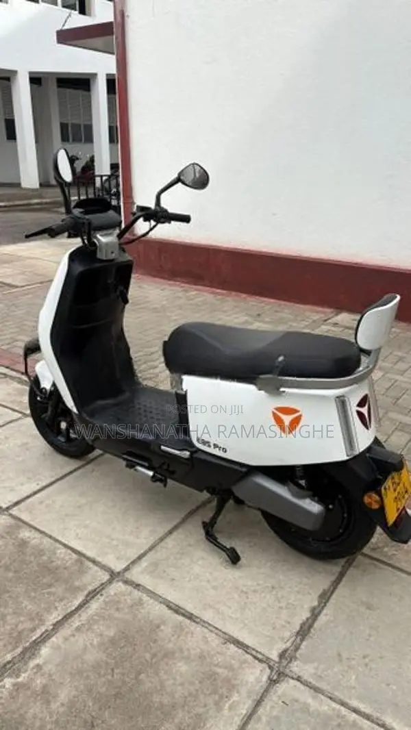 Yadea E8S Pro 2023