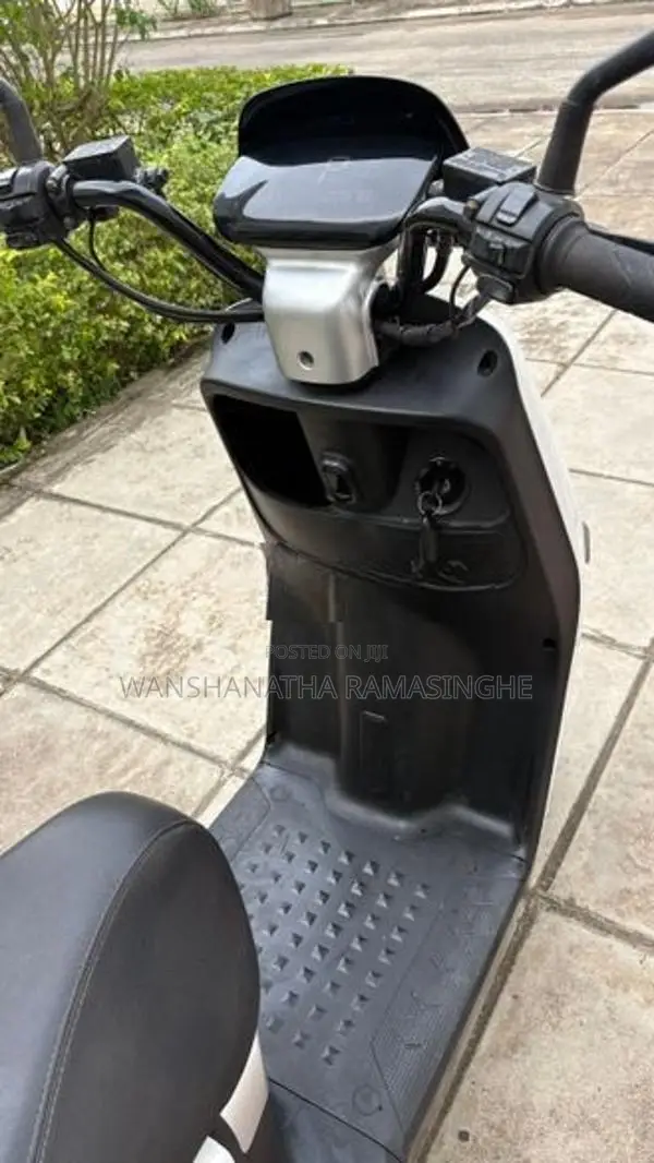 Yadea E8S Pro 2023