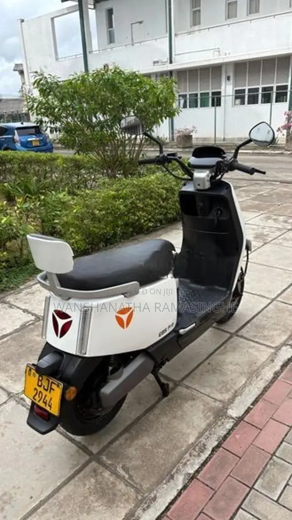Yadea E8S Pro 2023
