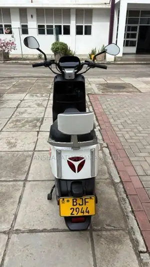 Yadea E8S Pro 2023