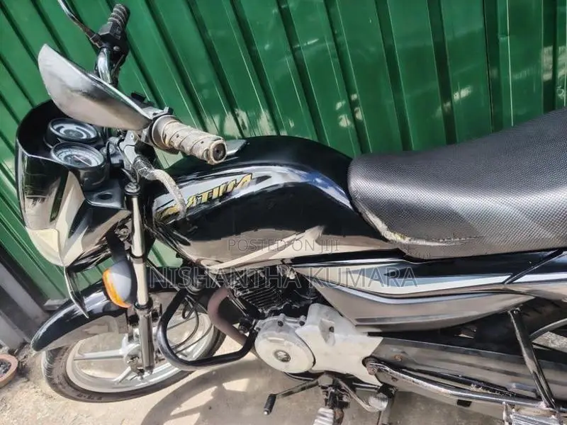 Bajaj Platina 100 ES 2016