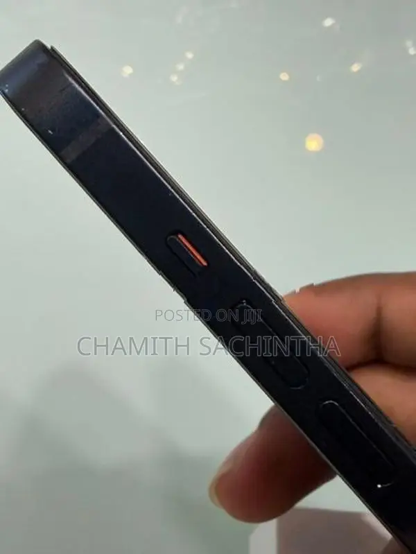 Apple iPhone 13 (Used)