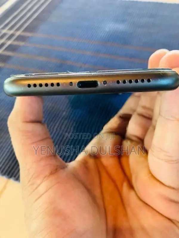 Apple iPhone 11 (Used)