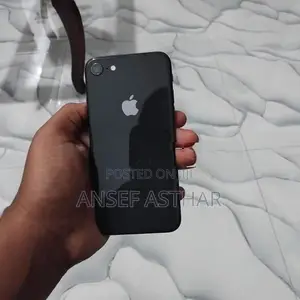 Apple iPhone 8 (Used)