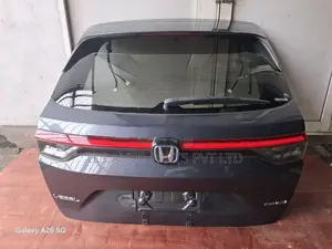 Honda Vezel RV5 Dicky Door Complete (Power Boot Type)