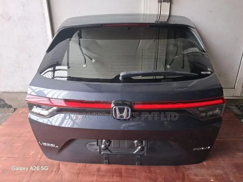 Honda Vezel RV5 Dicky Door Complete (Power Boot Type)