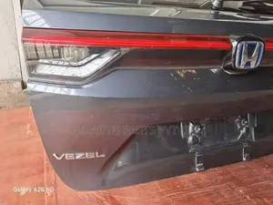 Honda Vezel RV5 Dicky Door Complete (Power Boot Type)