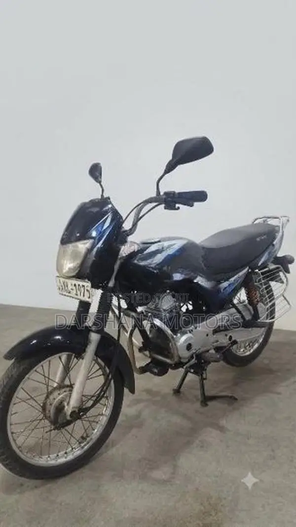 Bajaj CT100 2012