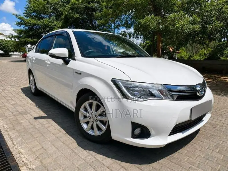 Toyota Axio 2015