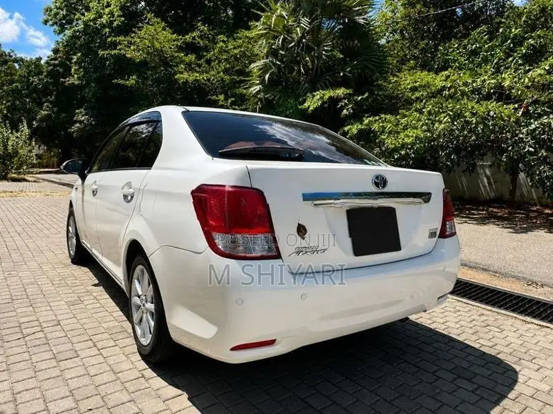 Toyota Axio 2015