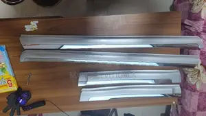Prado 150 Chrome Door Moulding Set Used