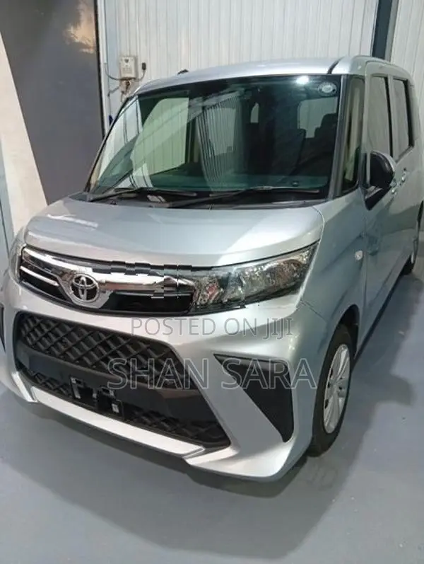 Toyota Roomy X 2023