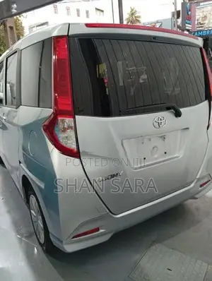 Toyota Roomy X 2023