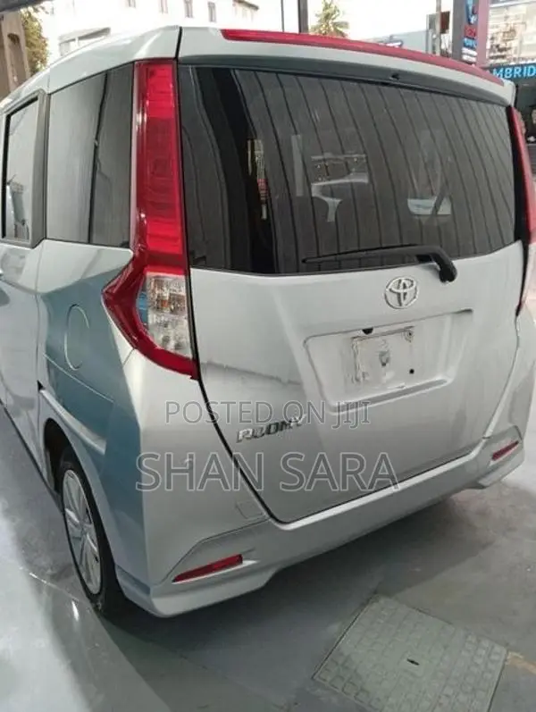 Toyota Roomy X 2023