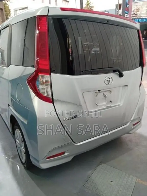 Toyota Roomy X 2023