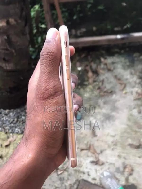 Apple iPhone 8 (Used)