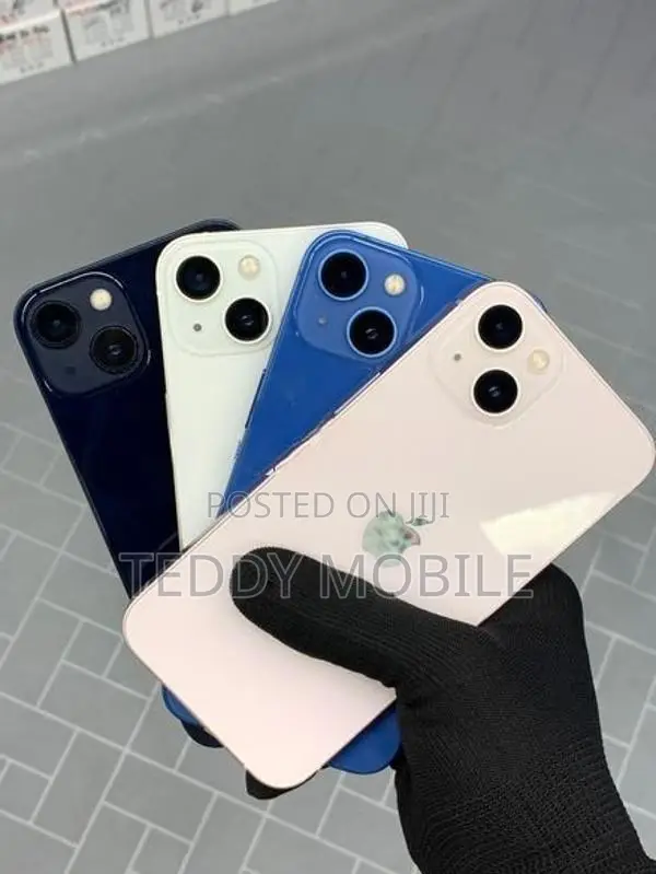 Apple iPhone 13 (Used)