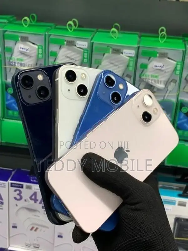 Apple iPhone 13 (Used)