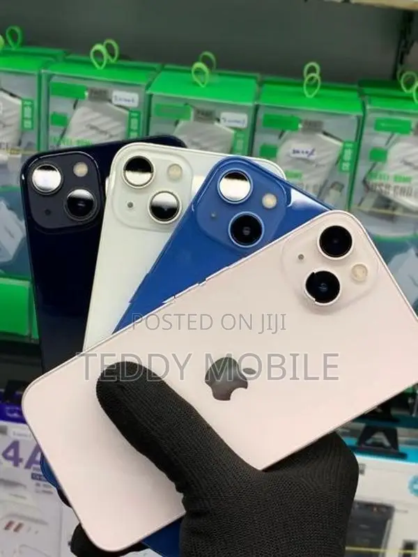 Apple iPhone 13 (Used)