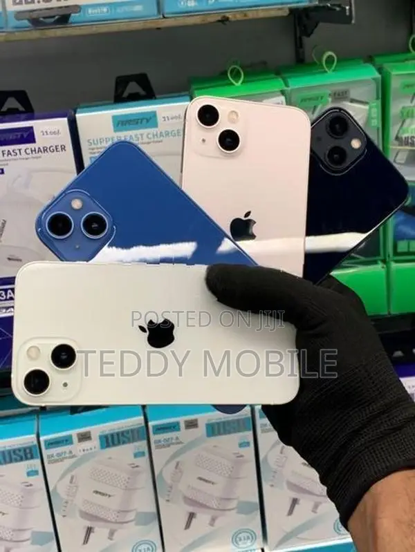 Apple iPhone 13 (Used)