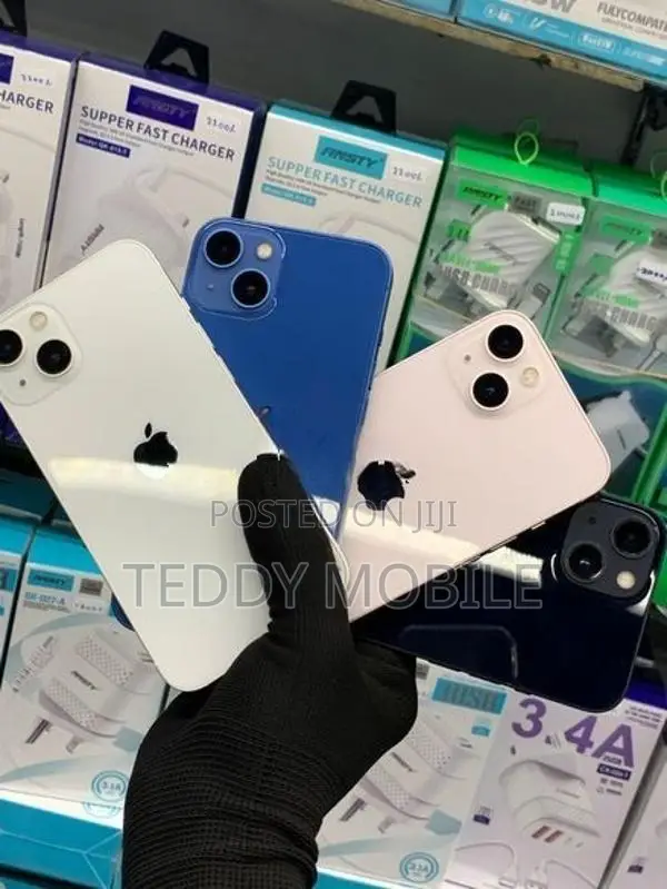 Apple iPhone 13 (Used)