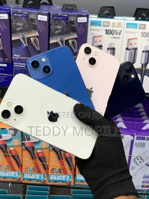 Apple iPhone 13 (Used)
